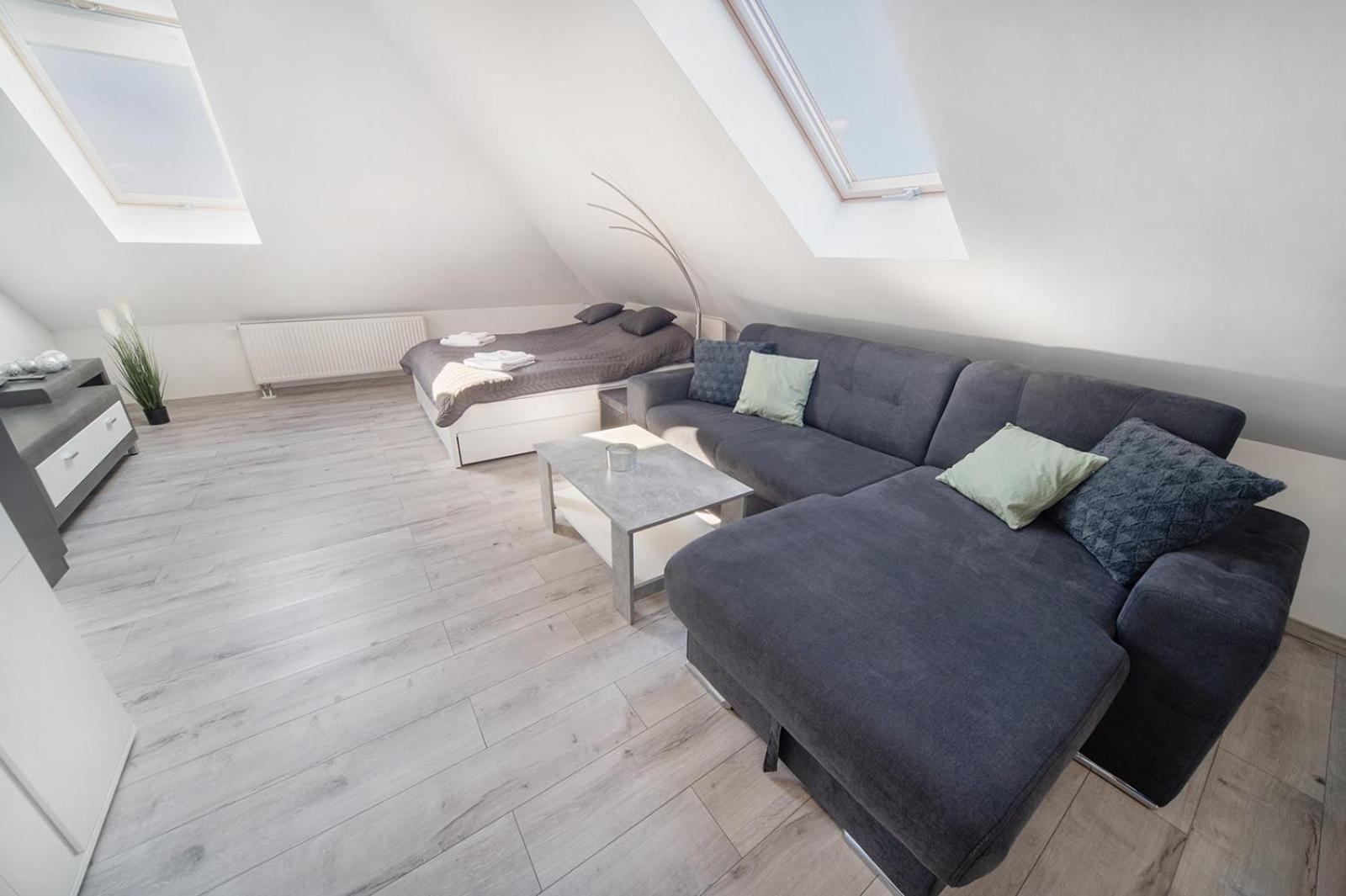 Agoston Apartman 1-2 - Lora,Marci Pecs Bagian luar foto